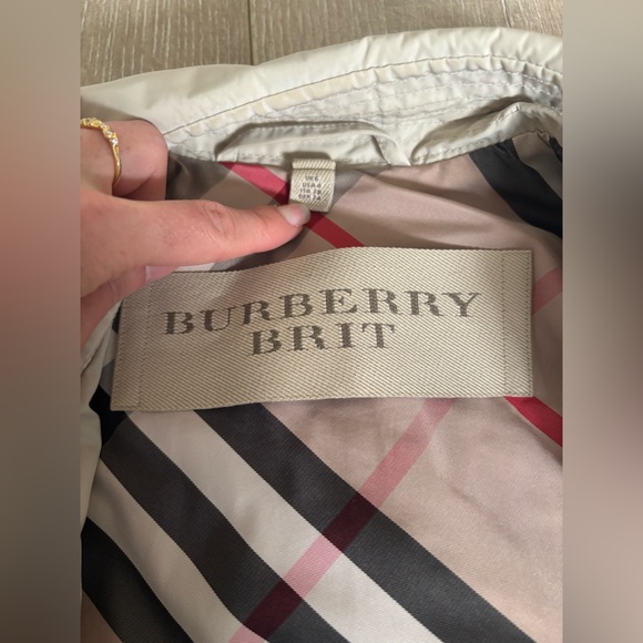 Burberry Vintage Beige Trench Coat Size 4 - Picture 2 of 5